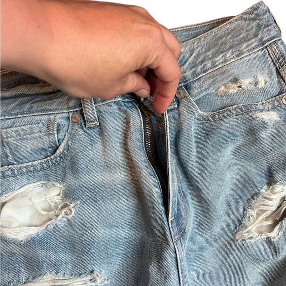 American Eagle Light Denim High Waist Destroyed Mom Jean Size 00 Xtra Short - Picture 6 of 14